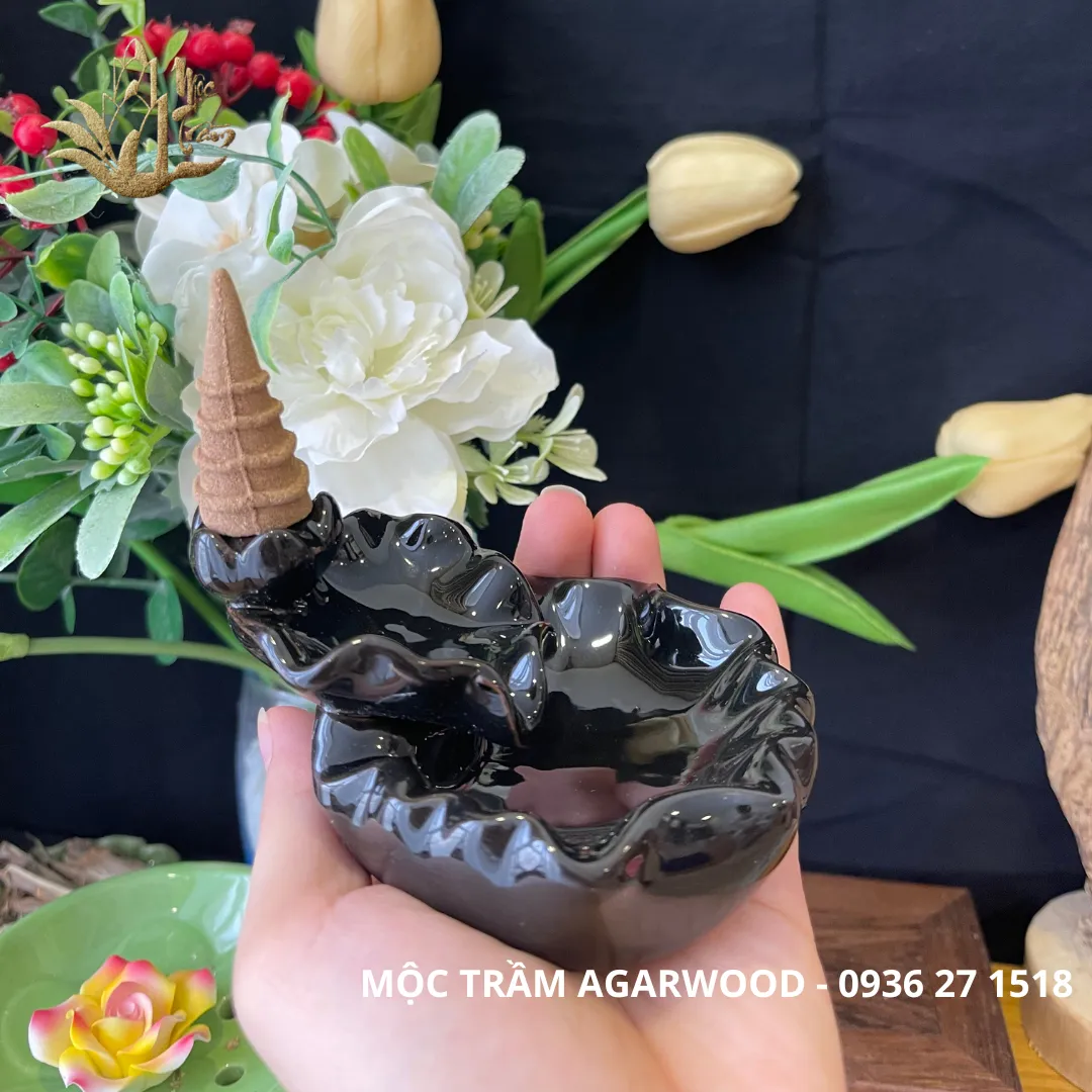 Mini Lotus Backflow Incense Burner – Premium Glazed Ceramic Waterfall Incense Holder (Agarwood Cone Burner)